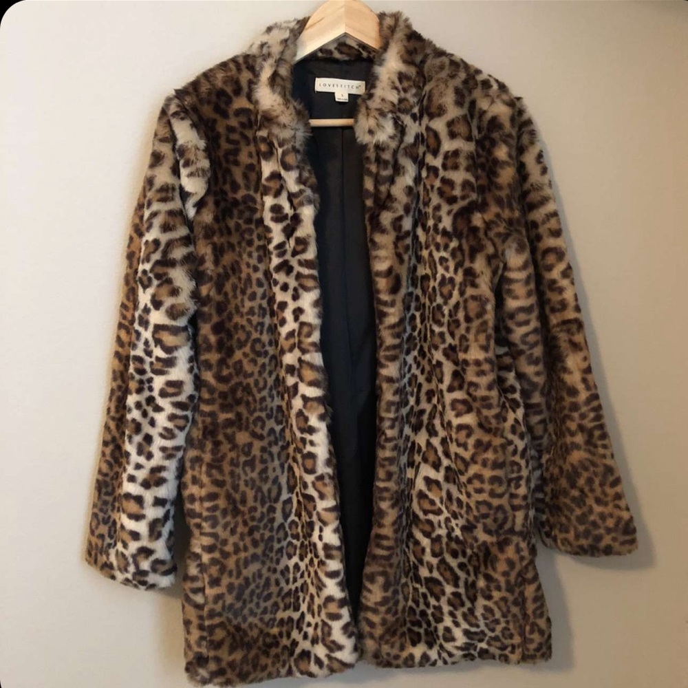 LOVESTITCH Hot Spot Faux Leopard Coat